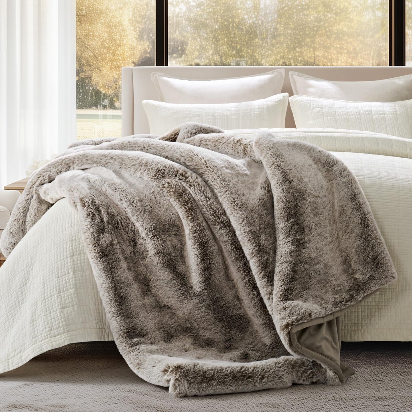 EVERGRACEHOME Luxury Soft Faux Chinchilla Fur Throw Blanket for Couch, Warm Thick Heavy Winter Throw Blanket 1220GSM for Bed, Fluffy Cozy Mink Blanket with Reversible Velvet, Champagne Fawn, 60"x80"