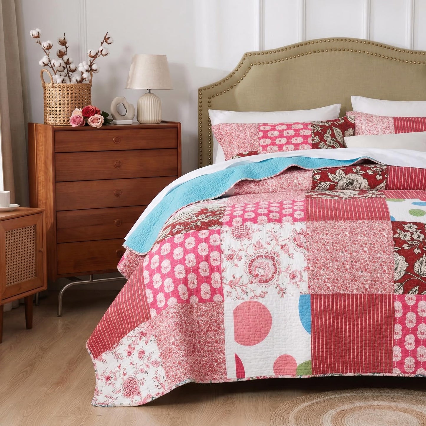 BOV Farmhouse Quilt Queen – 100% Cotton Patchwork Reversible Quilt Bedding Set, Pink Floral Cotton Quilt with Abstract Geometric Design, Bohemian Quilt Set with 2 Pillow Shams, Farmhouse Bedspreads
