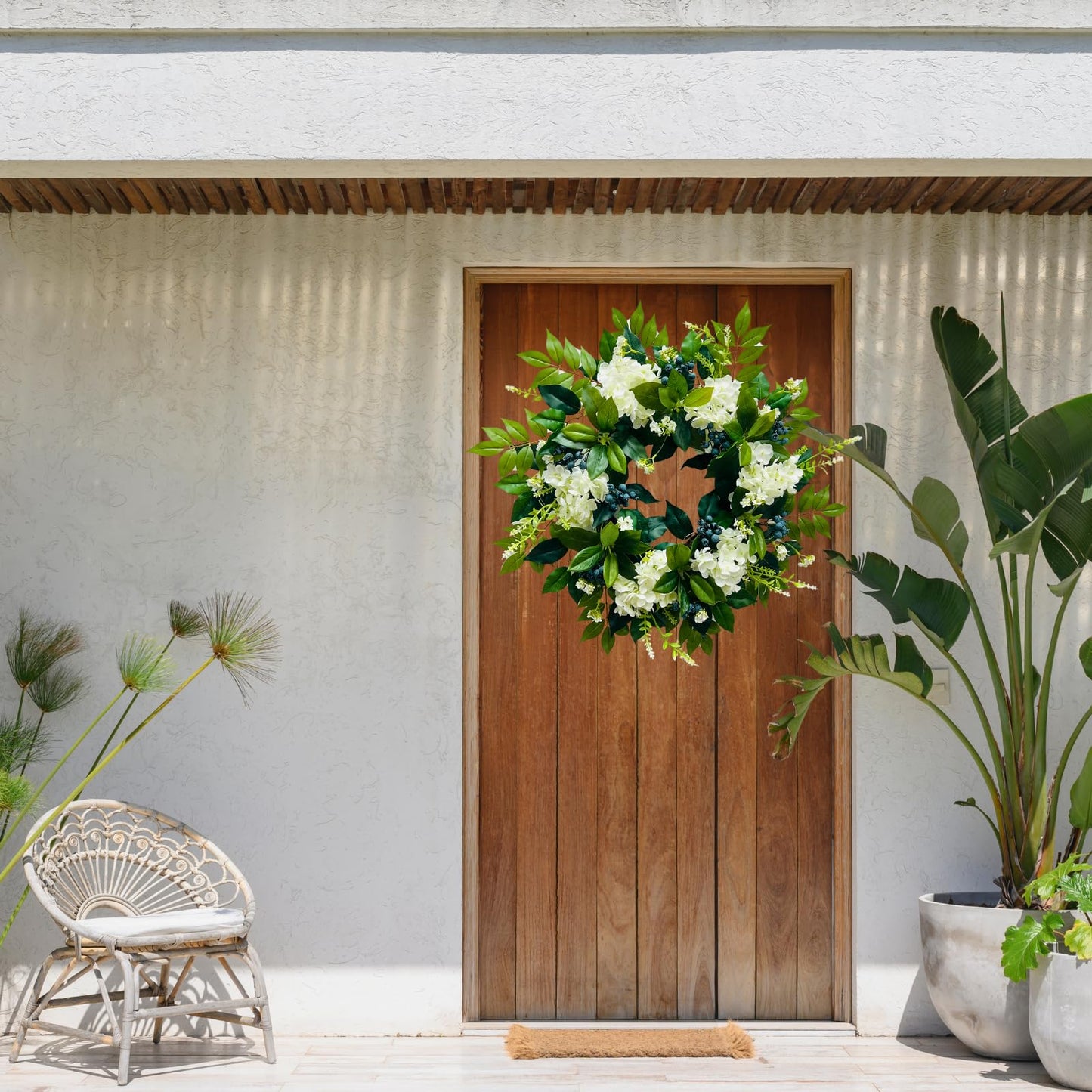 Svndlyn 22 Inch Lighted Hydrangea Wreath with Timer for All Season 20 Lights Steady & Flashing Modes Artificial Hydrangea Flower Blueberry and Eucalyptus Leaves for Outdoor Front Door Wall Window
