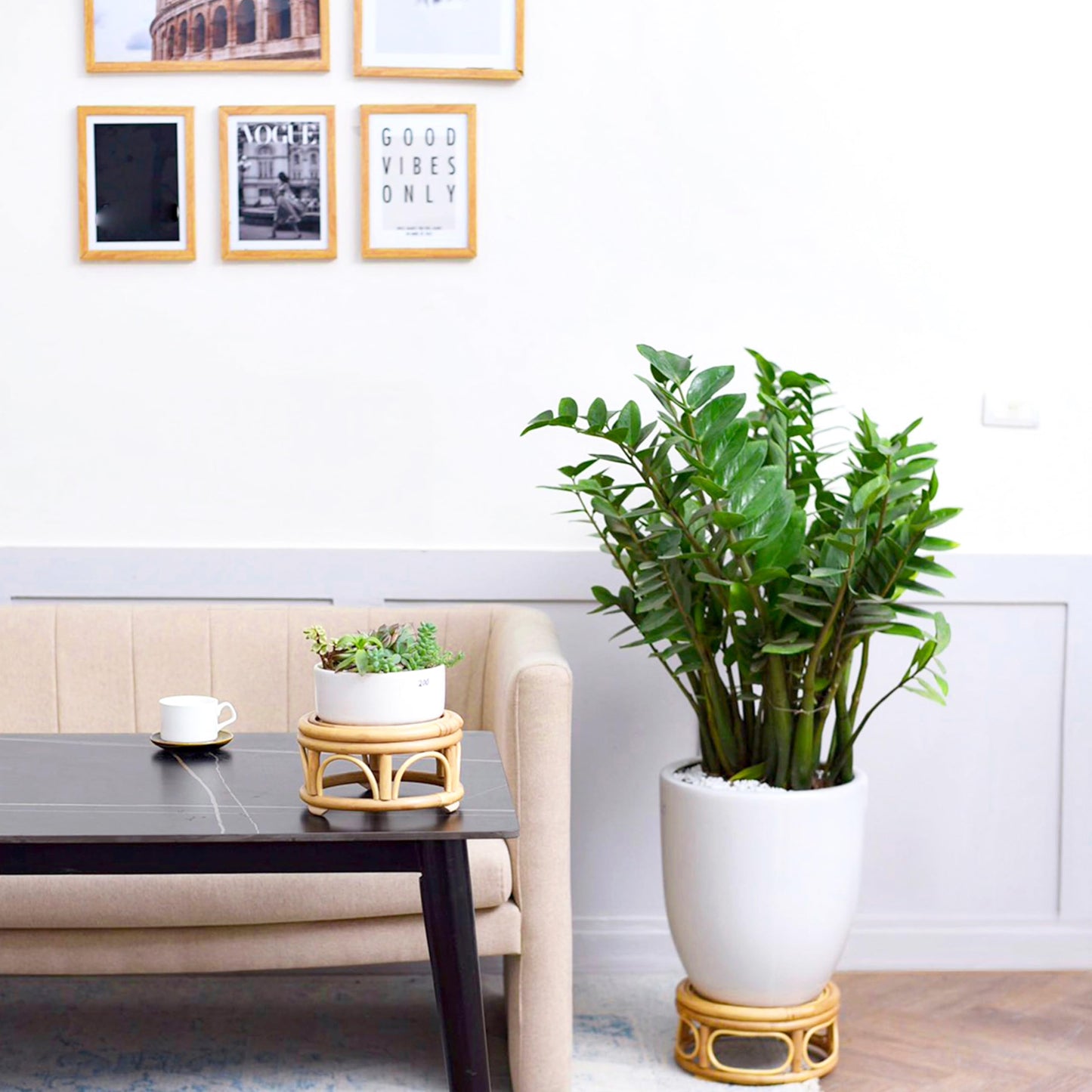 KUTORKILL Set of 2 Large Rattan Wicker Round Risers Decorative Indoor Plant Stand, Mid Century Minimalist Modern Plant Stands, Boho Short Plant Stand Holder Suitable Fits 8'' and 12'' Pots