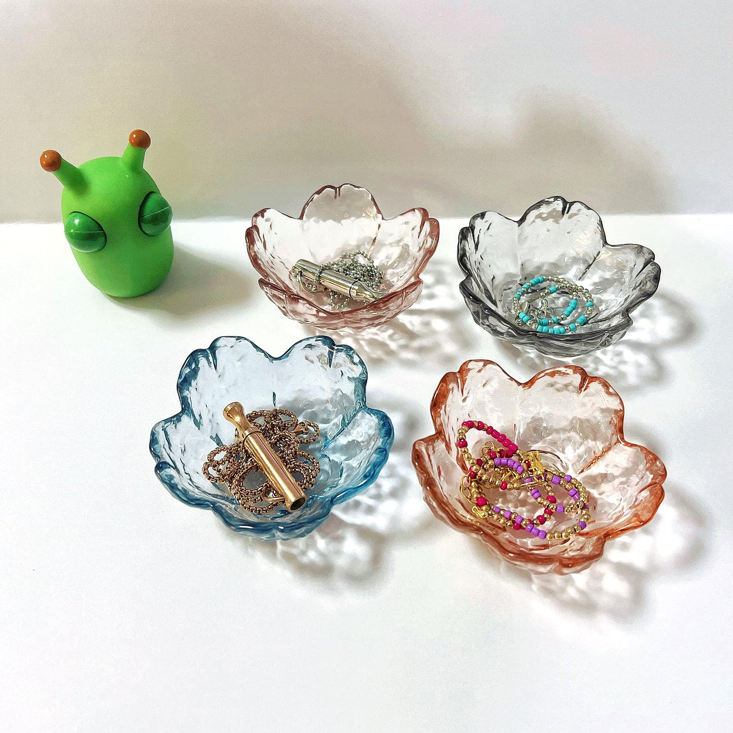 FZFQWRSH Crystal Amber Jewelry Dish, Ring Dish, Trinket Dish，Tray Decor for Women, Fashionable Modern Style Dressing Plate