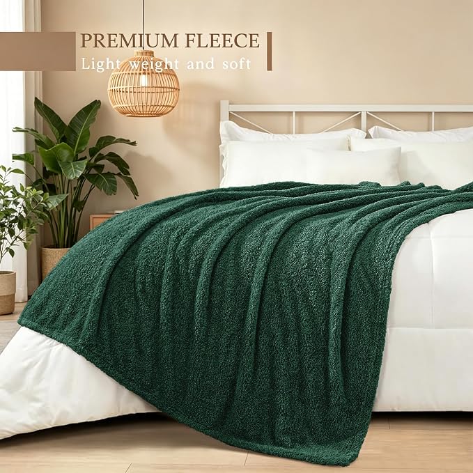 Exclusivo Mezcla Fleece Bed Blankets Queen Size, Ultra Soft, Lightweight and Fuzzy Forest Green Blanket for Women, Home Decor, 90x90 Inches