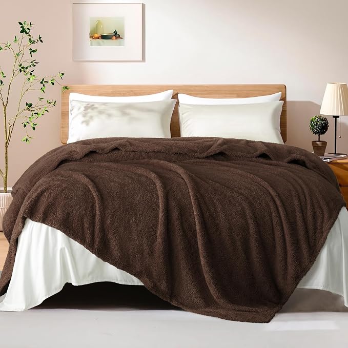 Exclusivo Mezcla Fleece King Size Bed Blanket, Ultra Soft, Lightweight and Fuzzy Coffee Blanket for Women, Home Decor, 90x104 Inches