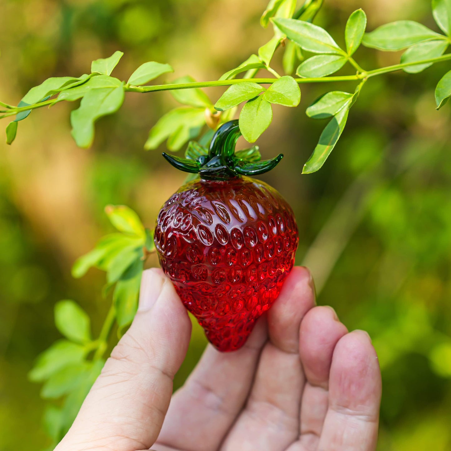KRISININE Glass Red Strawberry Figurine Crystal Fruit Collectibles Art Glass Fruits Decoration for Home Office Strawberry Kitchen Decor for Women