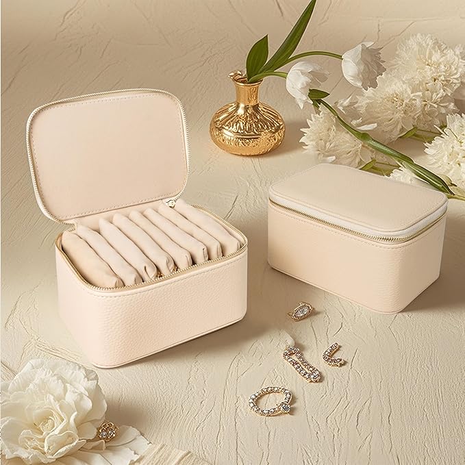 Travel Jewelry Case, Small Travel Jewelry Box with 8 Velvet Jewelry Bag Mini Pouch, Portable Travel Jewelry Organizer for Rings Earrings Necklaces (Beige 8 Pcs)