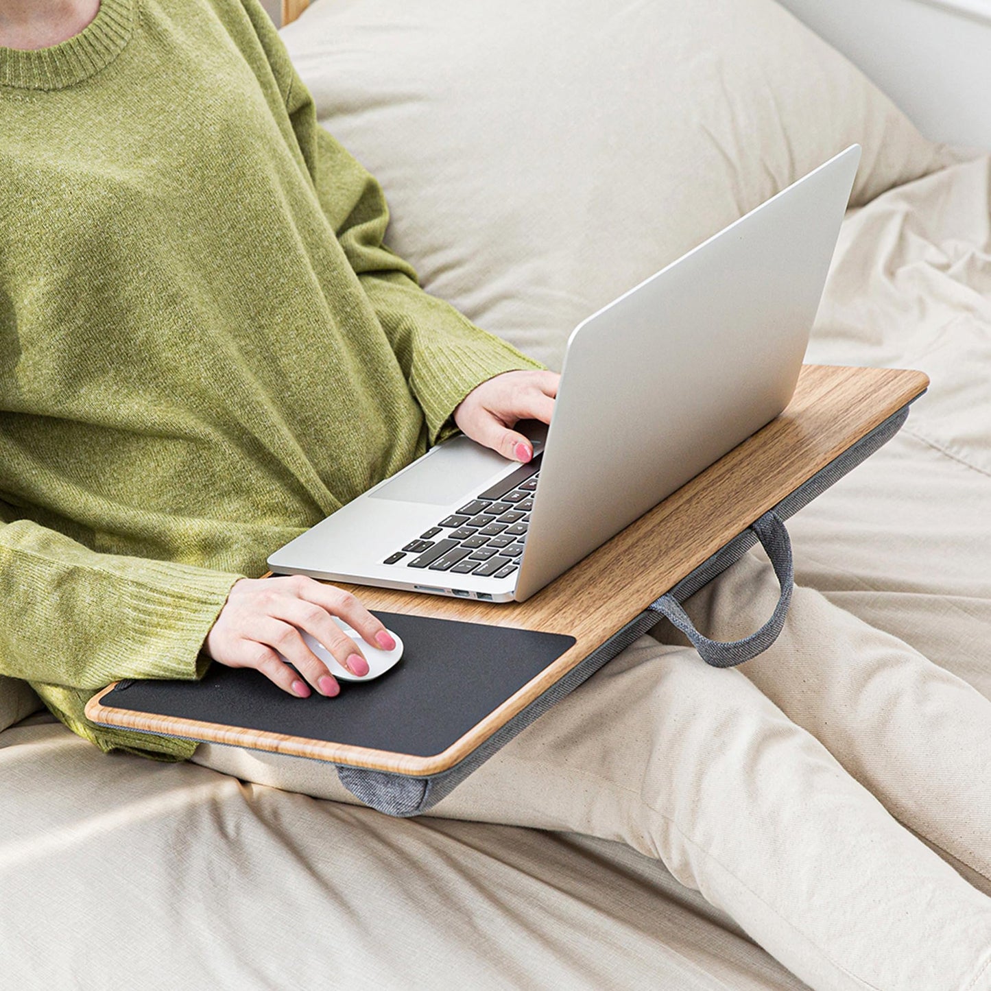 ergomi Lap Desk with Soft Cushion and Wrist Rest – Portable Laptop Desk for Bed, Couch & Home Office, Removable Mouse Pad & Anti-Slip Strip for 17 inch Laptop (Large, Wood Pattern)