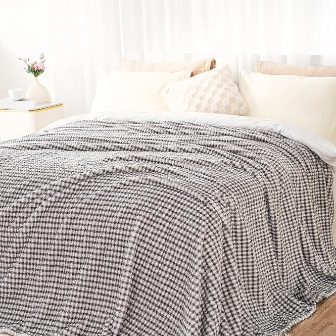 Zyrah Grey and White Fleece Twin for Couch Super Soft Twin Blanket Plaid Lightweight Decorative Fuzzy Cozy Blankets for Sofa Chair Bed 60x80 Inches