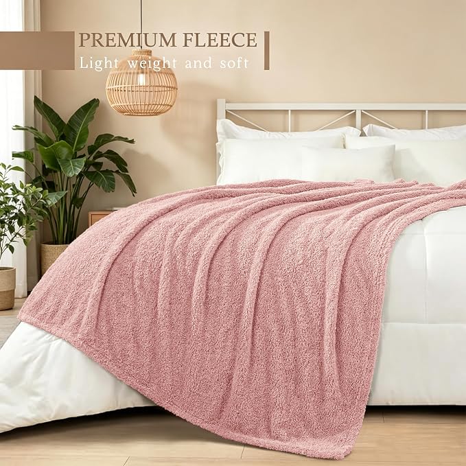 Exclusivo Mezcla Fleece King Size Bed Blanket, Ultra Soft, Lightweight and Fuzzy Dusty Pink Blanket for Women, Home Decor, 90x104 Inches