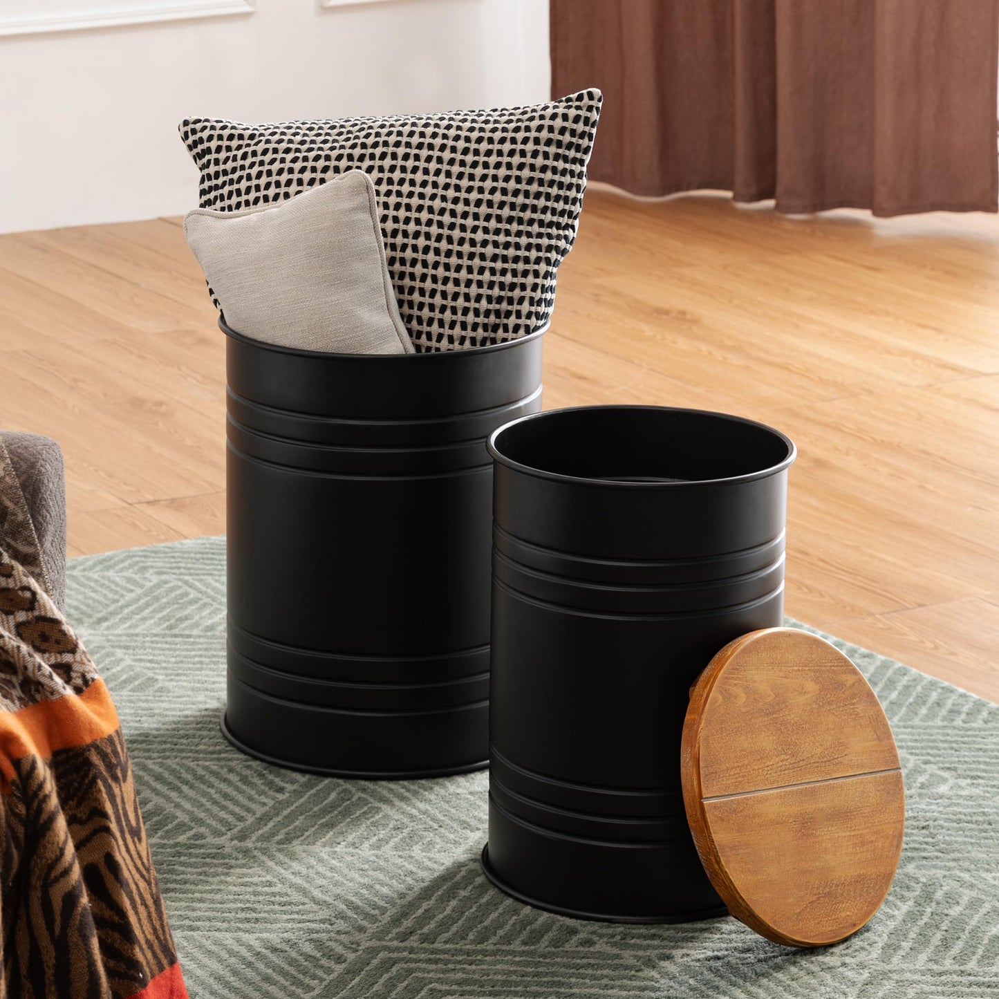 Glitzhome Nesting Tables for Living Room, Round Coffee Tables Set of 2, Metal Farmhouse Small Accent End Table with Storage and Lid for Bedroom Office Plant Stander, Black