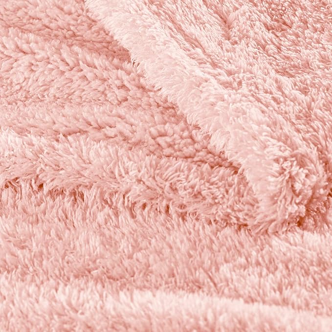 Exclusivo Mezcla Fleece Light Pink Throw Blanket for Couch Sofa, Ultra Soft, Lightweight and Fluffy Blankets for Women, All Season, 50x60 Inches