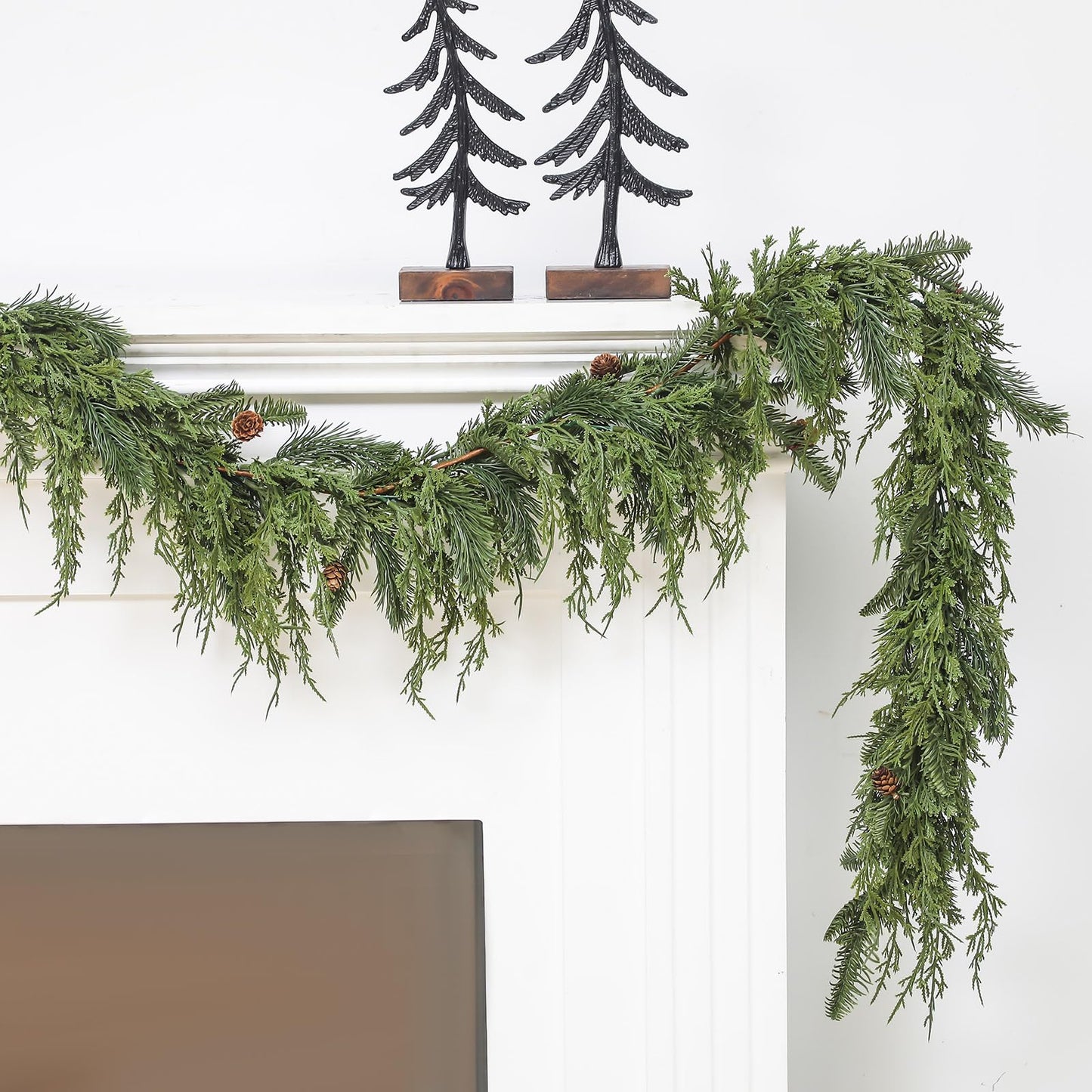 Daifunli 1 Pcs 6 ft Christmas Cedar Garland Greenery Realistic Cedar Pine Needles Garland Artificial Decoration for Table, Mantel, Wall, Home Winter Holiday Party Decor