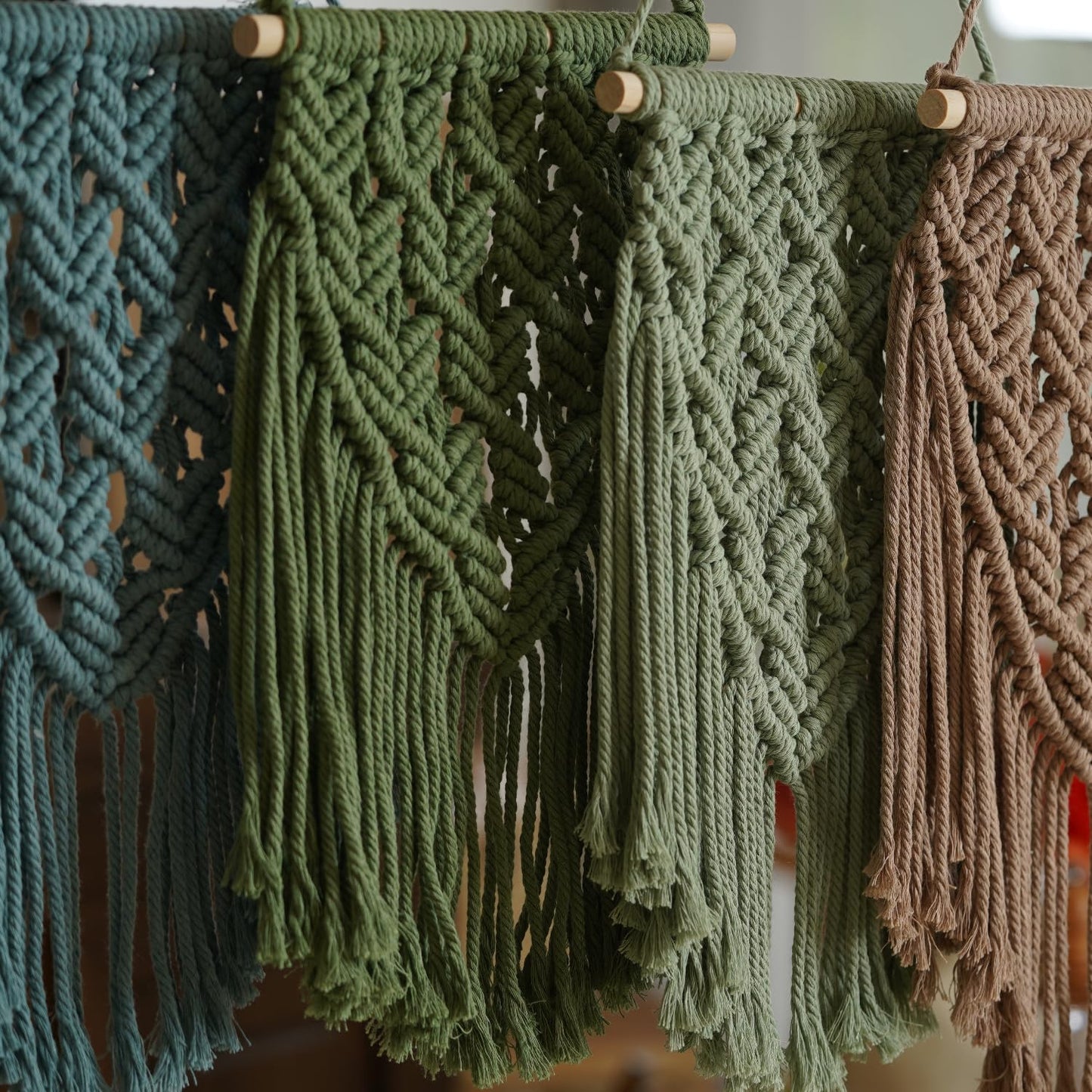 Nashibowu Small Macrame Wall Hanging Decor Boho Tapestry for Bedroom Living Room Dorm Nursery and Office, Cute Aesthetic Wall Art for Small Spaces for Teen Girls and Home Decor (Green, 16 * 10 Inch)