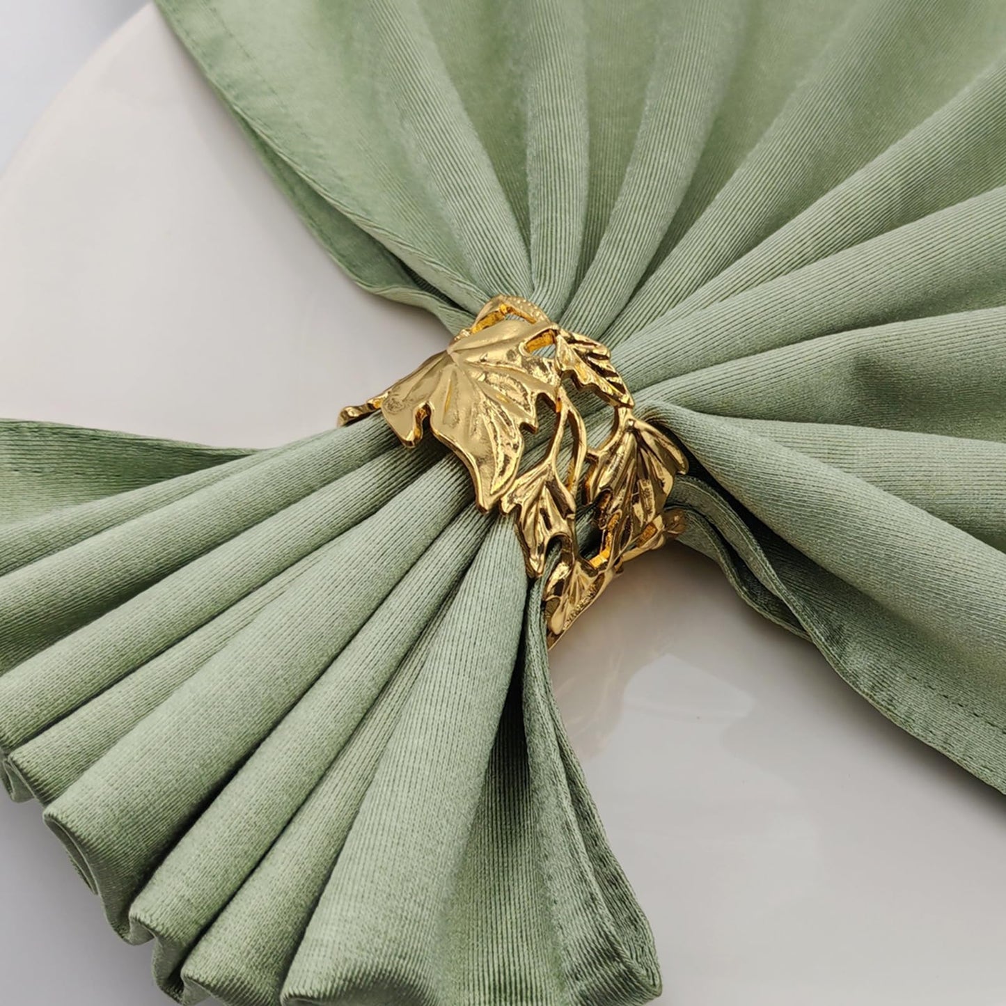 12 Pcs Gold Leaf Napkin Rings Set,Hollow-Out Golden Leaves Napkins Rings Elegant Alloy Holders Bulk for Art Gathering,Thanksgiving Christmas Table Setting Decor,Party Decoration,Daily Use(Round 12)