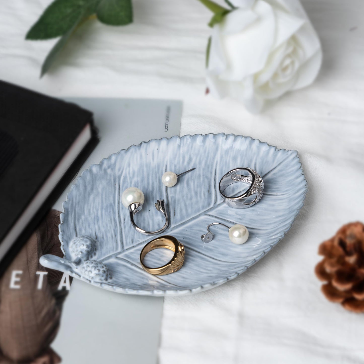 Ceramic Jewelry Dish, Decorative Tray for Rings Earrings Necklaces Bracelet Watch Keys, 4.50" Trinket Tray as Gifts for Women (Antique Leaf)