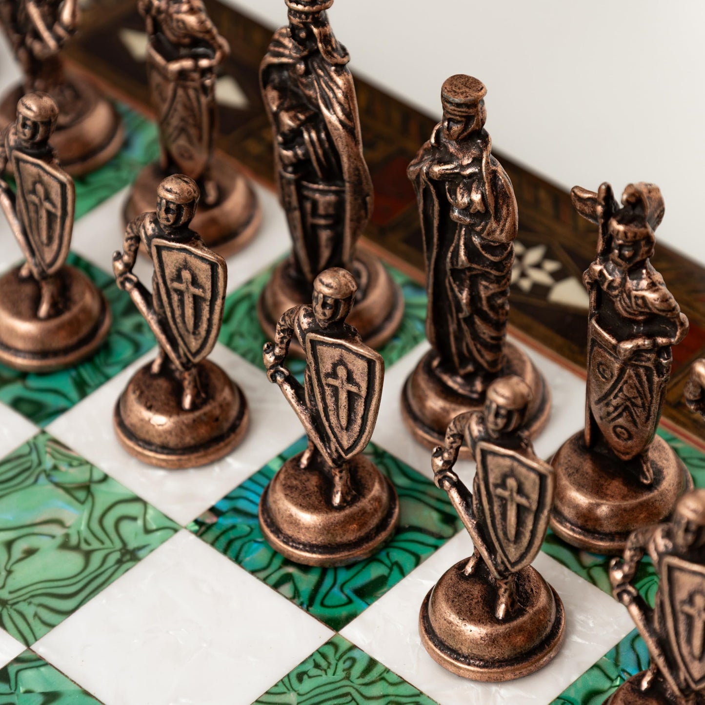 15'' Wooden Chess Set with Metal Chess Pieces – Handmade Storage Chess Board & British Metal Pieces – Elegant Chess Gift for All Ages – Gift for Him (Green)