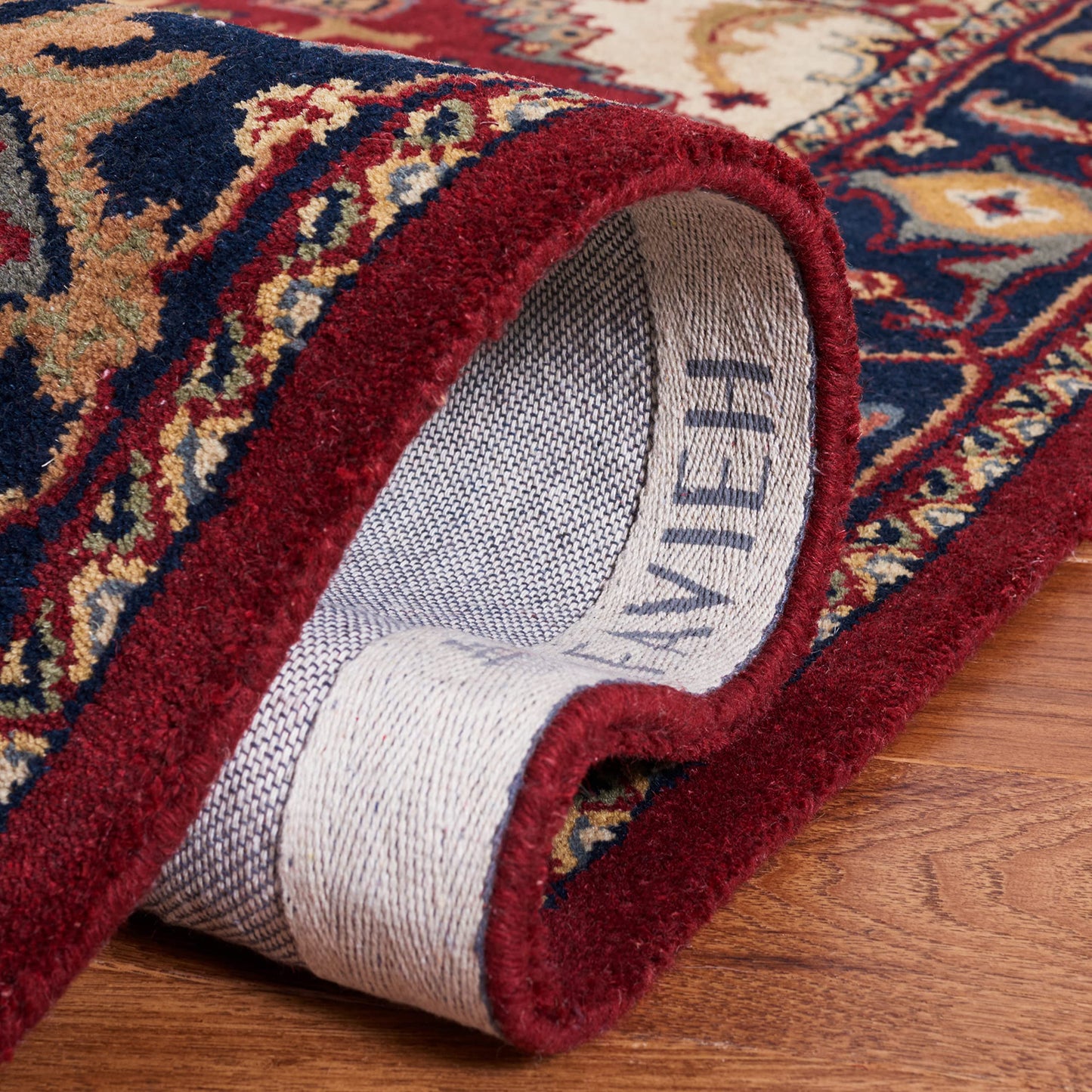 SAFAVIEH Area Rug 5x8 - Heritage Collection - Red, Handmade Wool, Traditional Oriental Medallion Design, Ideal for Living Room, Bedroom, Dining Space (HG625A)
