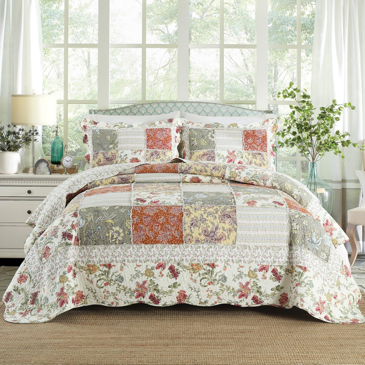 Yvooxny 3-Piece Quilt Set King Size Quilted Bedspread Reversible Country Style Floral Real Patchwork Bedding Quilt Set with Ruffles with Pillowcases for All Seasons, 108 * 96 Inches