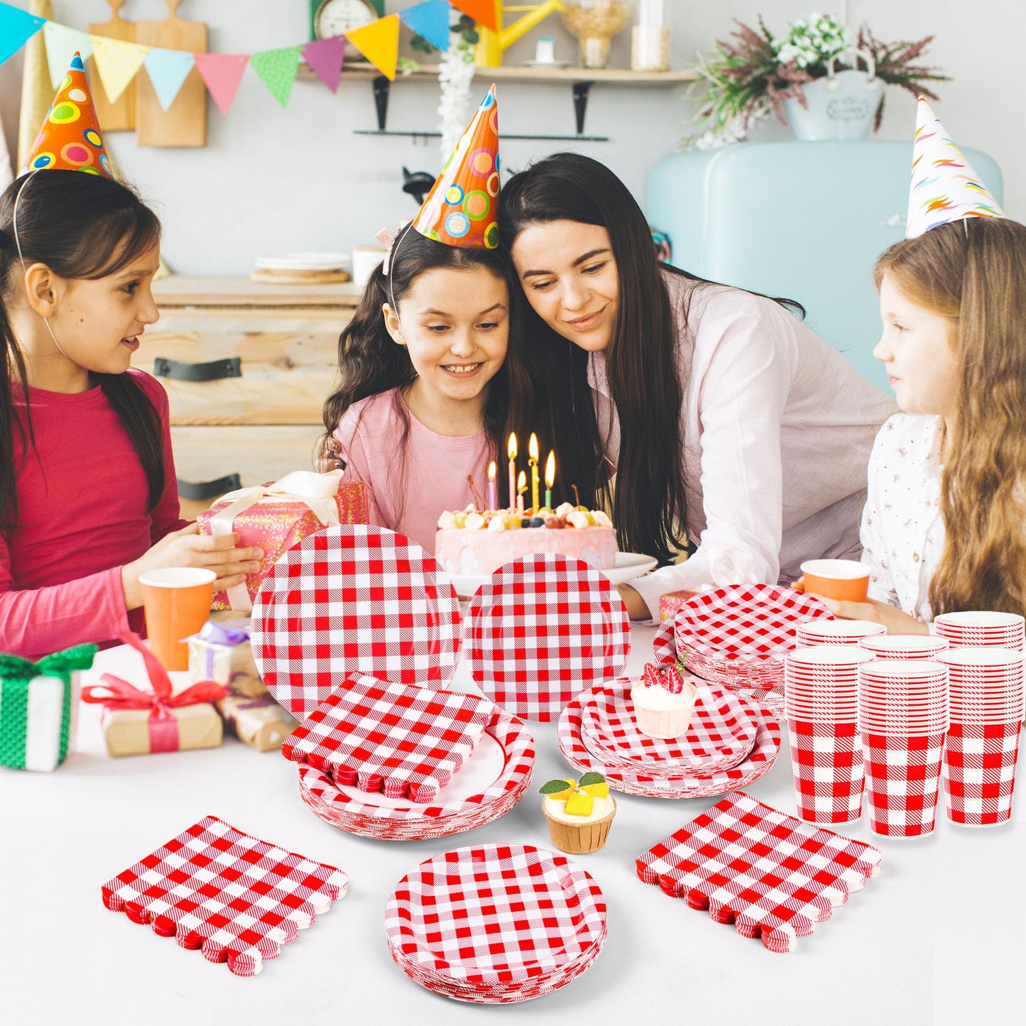 200Pcs Christmas Red Gingham Party Supplies Red Gingham Paper Plates and Napkins Cups Plaid Party Plates Disposable Reds and White Checkered Plates for Christmas Birthday Family Picnic，Serves 50
