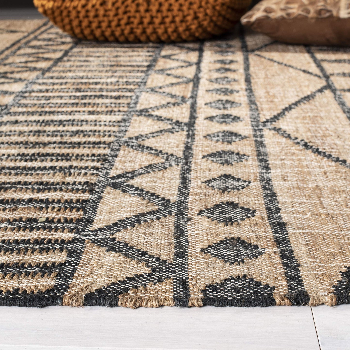 SAFAVIEH Kilim Collection Accent Rug - 3' x 5', Natural & Charcoal, Handmade Flat Weave Jute, Ideal for High Traffic Areas in Entryway, Living Room, Bedroom (KLM752A)