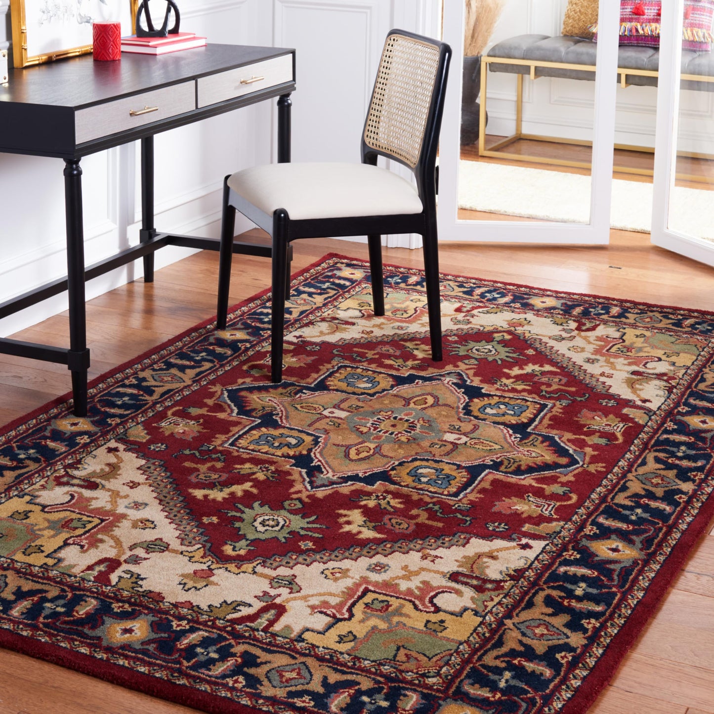 SAFAVIEH Area Rug 5x8 - Heritage Collection - Red, Handmade Wool, Traditional Oriental Medallion Design, Ideal for Living Room, Bedroom, Dining Space (HG625A)