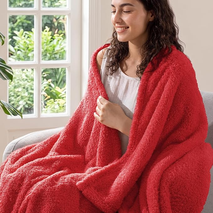 Exclusivo Mezcla Fleece Bed Blankets Queen Size, Ultra Soft, Lightweight and Fuzzy Red Blanket for Women, Home Decor, 90x90 Inches