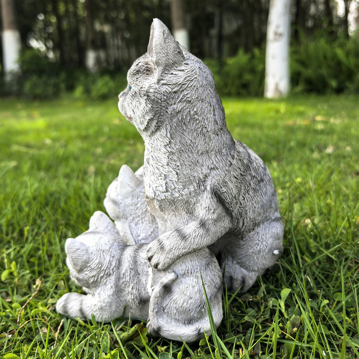 Ahbuohe Mama Cat and Kitten Garden Statue,Outdoor Lawn Decorative Figurine Grey Cat Statue for Patio Yard,Funny Animal Flower Bed Decor Art Sculpture