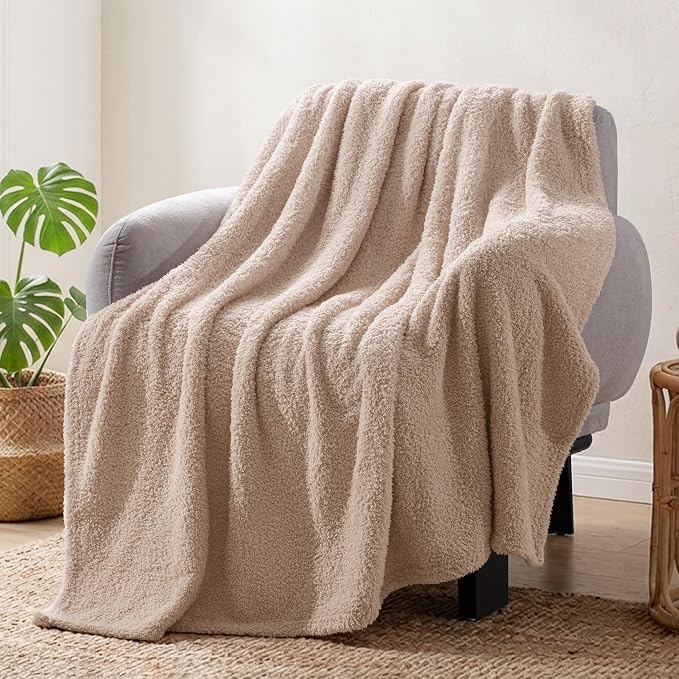 Exclusivo Mezcla Fleece Camel Throw Blanket for Couch Sofa, Ultra Soft, Lightweight and Fluffy Blankets for Women, All Season, 50x60 Inches