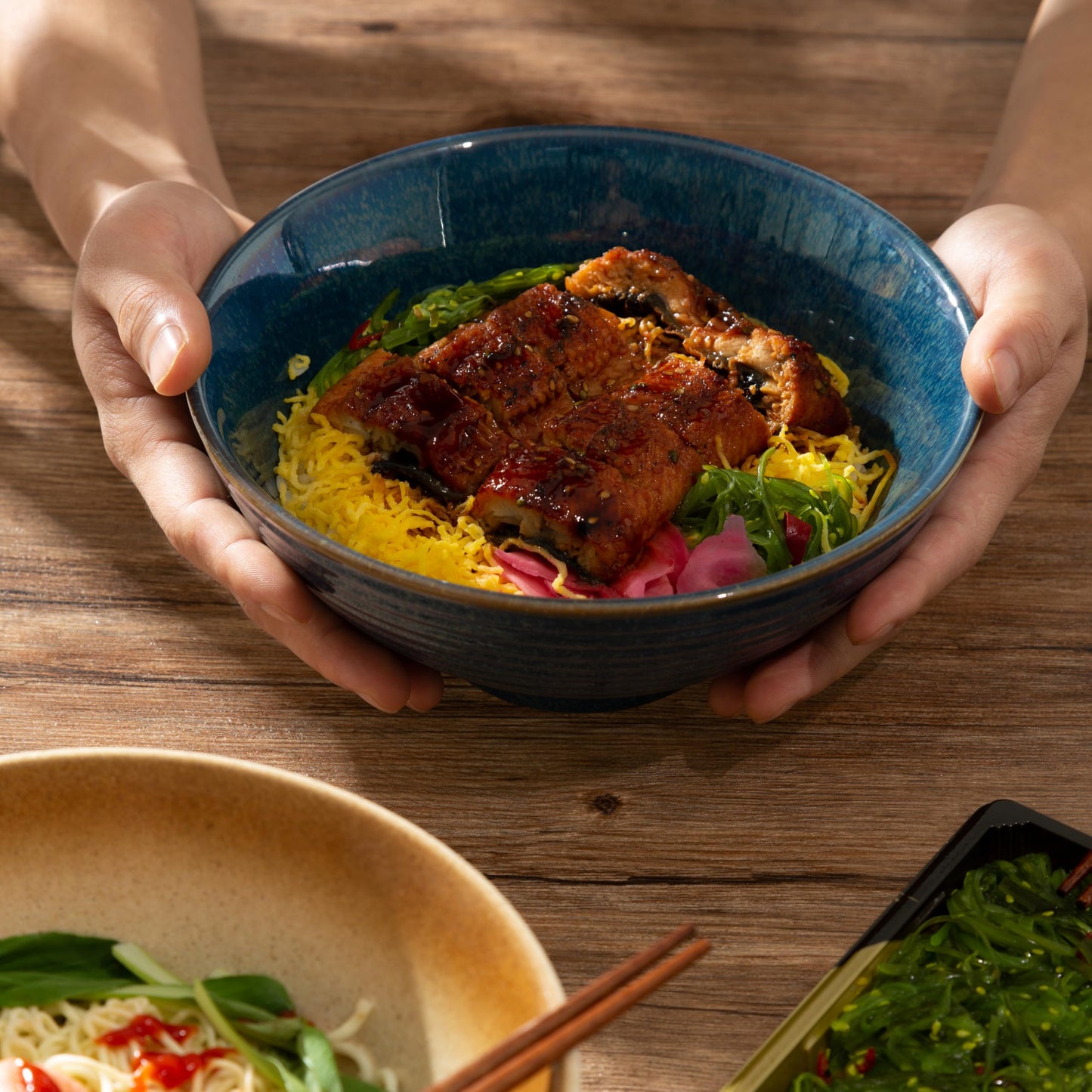 ArtifexCeram 8 Inch Ceramic Ramen Bowl Set of 2, 40oz Japanese Bowls with Spoons & Chopsticks,Durable,Microwave & Dishwasher Safe,Perfect for Ramen,Pho,Salad,Soup,Noodles，Mixing bowls（Amber）