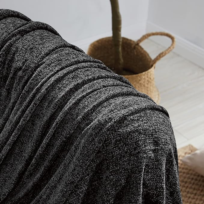 BOURINA Chenille Fluffy Throw Blanket with Decorative Fringe for Couch Cover Sofa Chair Blanket（50×60 Inches） Black