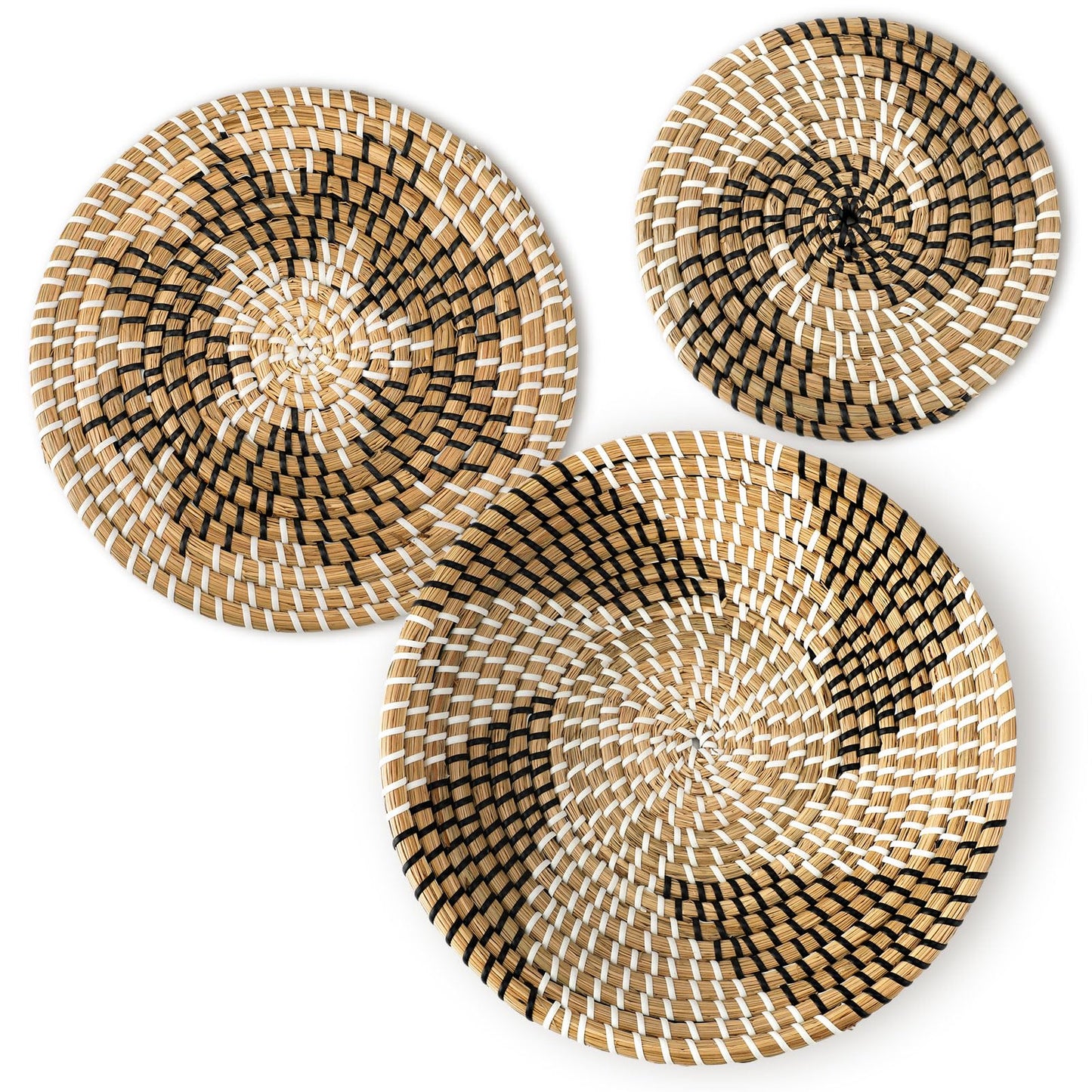 Glenmal 3 Pcs Boho Wall Basket Decor Decorative Bulrush Woven Basket Wall Decor Art Farmhouse Handmade Hanging Baskets with African Design for Living Room Display Table Settings Kitchen Home(Classic)
