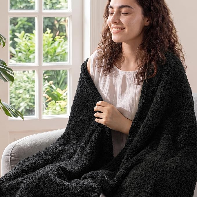 Exclusivo Mezcla Fleece King Size Bed Blanket, Ultra Soft, Lightweight and Fuzzy Black Blanket for Women, Home Decor, 90x104 Inches