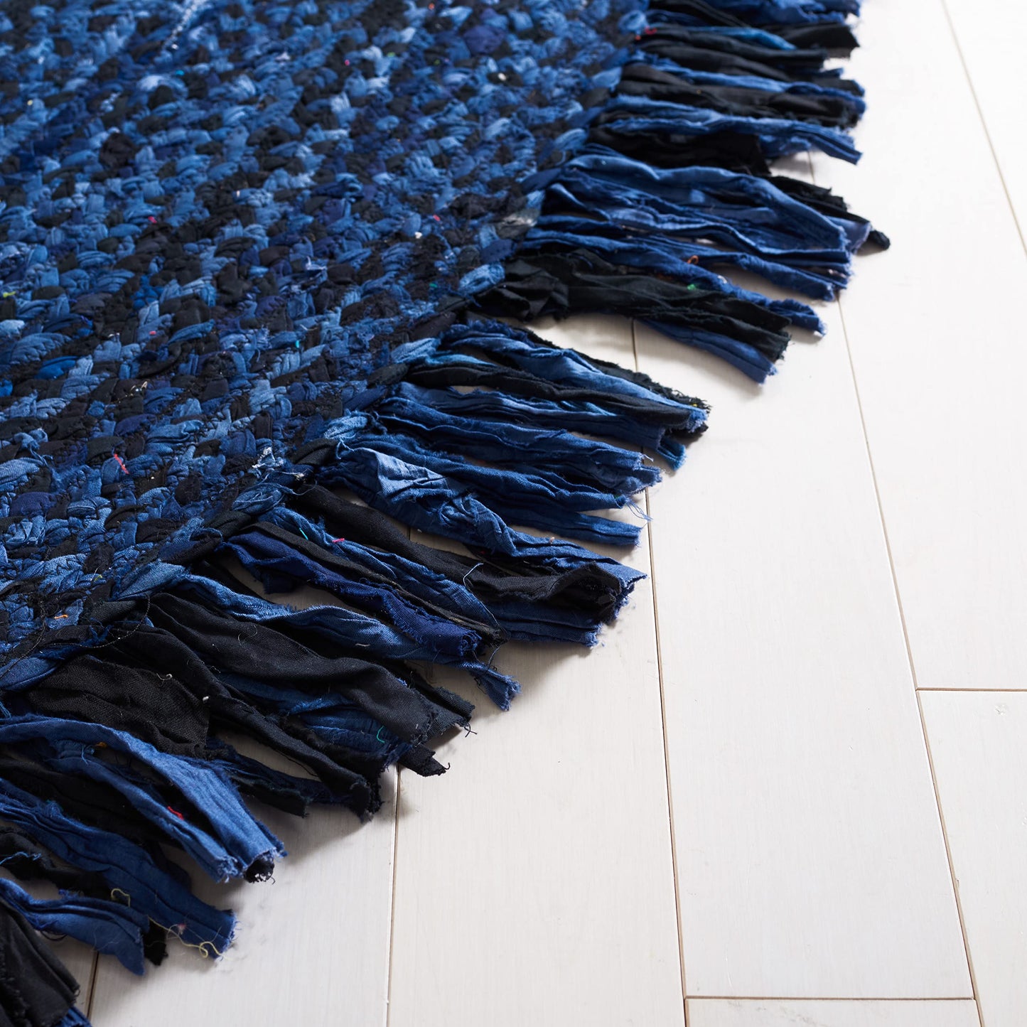 SAFAVIEH Braided Collection Area Rug - 3' x 5' Oval, Navy & Black, Handmade Boho Fringe Reversible Cotton, Ideal for High Traffic Areas in Living Room, Bedroom (BRD451N)