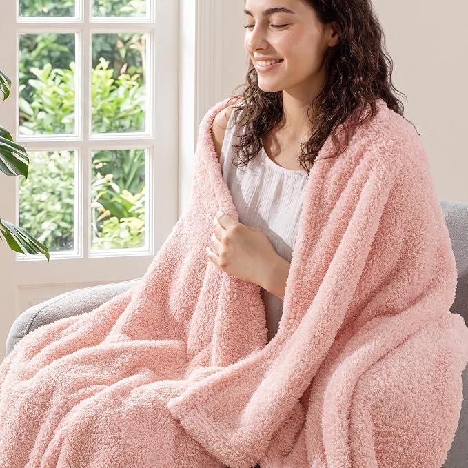 Exclusivo Mezcla Fleece Light Pink Throw Blanket for Couch Sofa, Ultra Soft, Lightweight and Fluffy Blankets for Women, All Season, 50x60 Inches