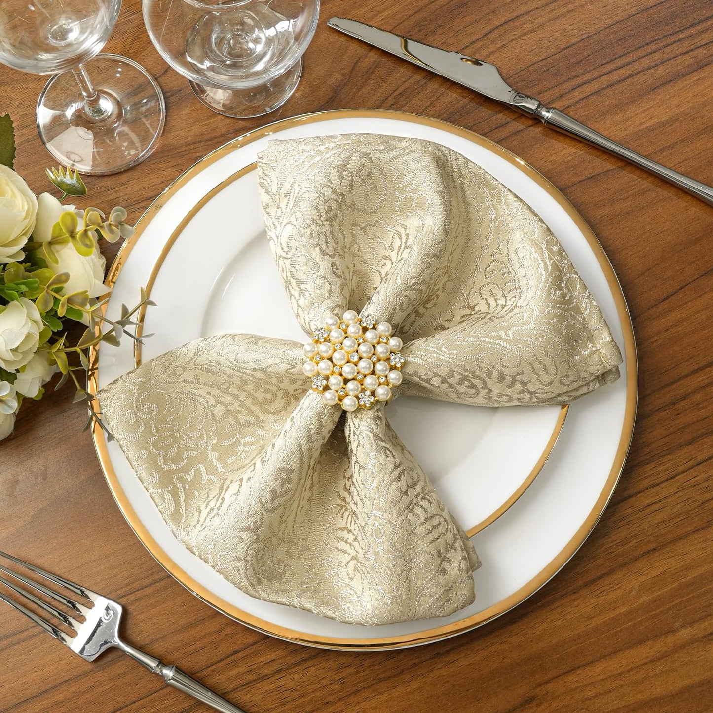 ZIWUROAD Cloth Napkins Beige, Set of 6 Washable Cotton Polyester Dinner Napkins 18 x 18 Inch Ultra Soft Cocktails Napkins Premium Quality Yarn-Dyed Jacquard Fabric Table Napkins with Hemmed Edges