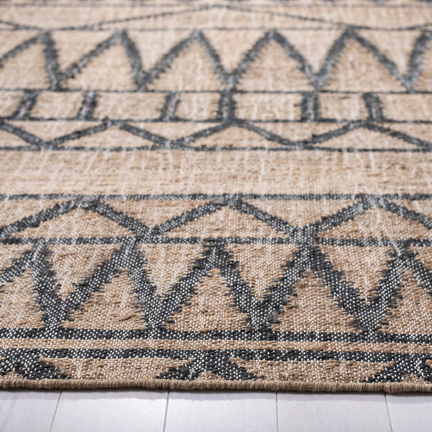 SAFAVIEH Kilim Collection Accent Rug - 3' x 5', Natural & Charcoal, Handmade Flat Weave Jute, Ideal for High Traffic Areas in Entryway, Living Room, Bedroom (KLM752A)