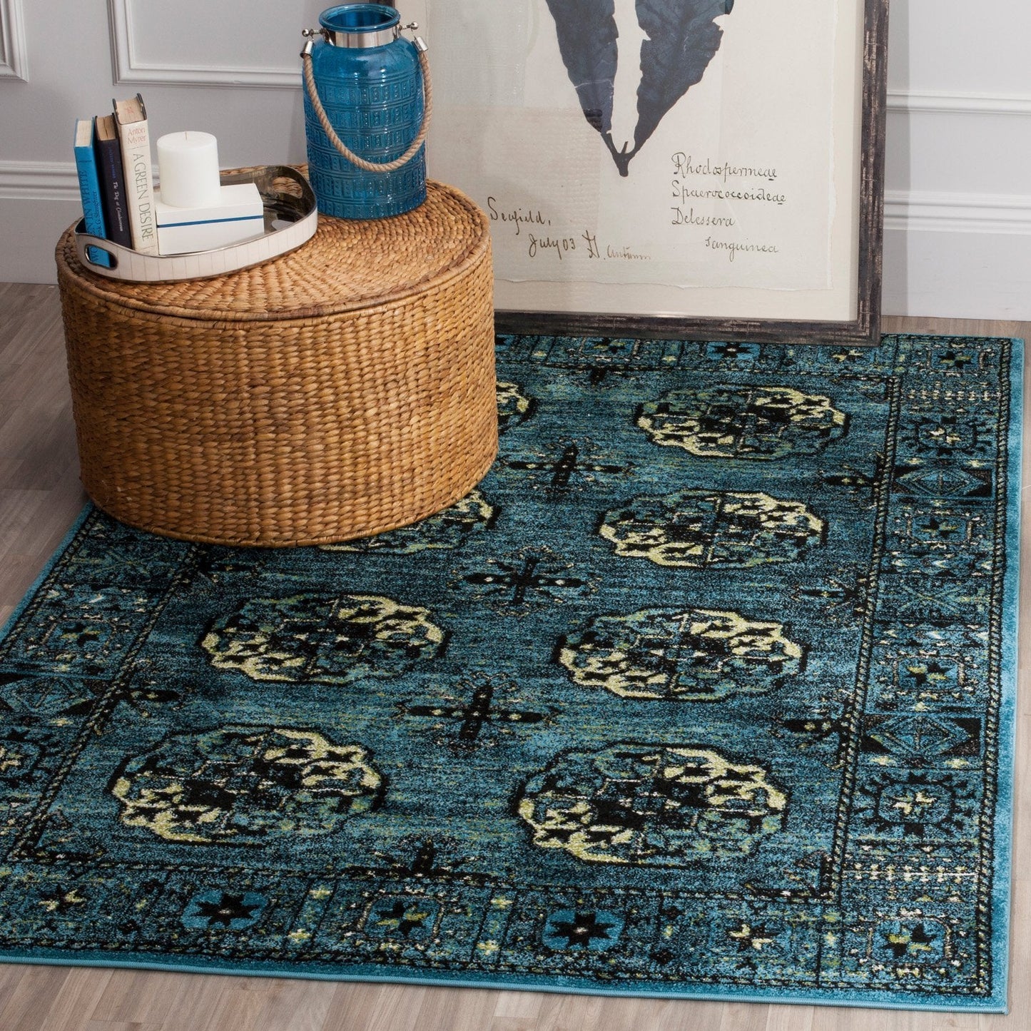 SAFAVIEH Vintage Hamadan Collection Accent Rug - 4' x 6', Red & Multi, Oriental Persian Design, Non-Shedding & Easy Care, Ideal for High Traffic Areas in Entryway, Living Room, Bedroom (VTH212A)