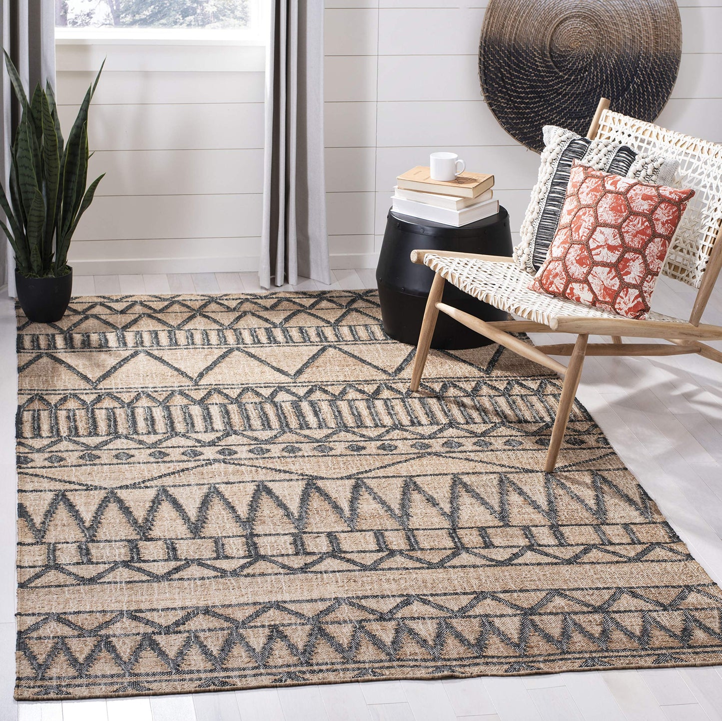 SAFAVIEH Kilim Collection Accent Rug - 3' x 5', Natural & Charcoal, Handmade Flat Weave Jute, Ideal for High Traffic Areas in Entryway, Living Room, Bedroom (KLM752A)