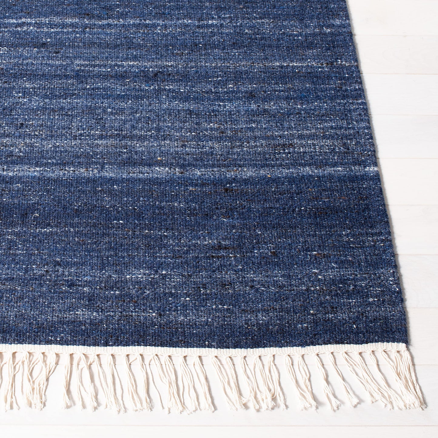 SAFAVIEH Kilim Collection Area Rug - 5' x 8', Navy & Blue, Handmade Wool, Ideal for High Traffic Areas in Living Room, Bedroom (KLM551N)