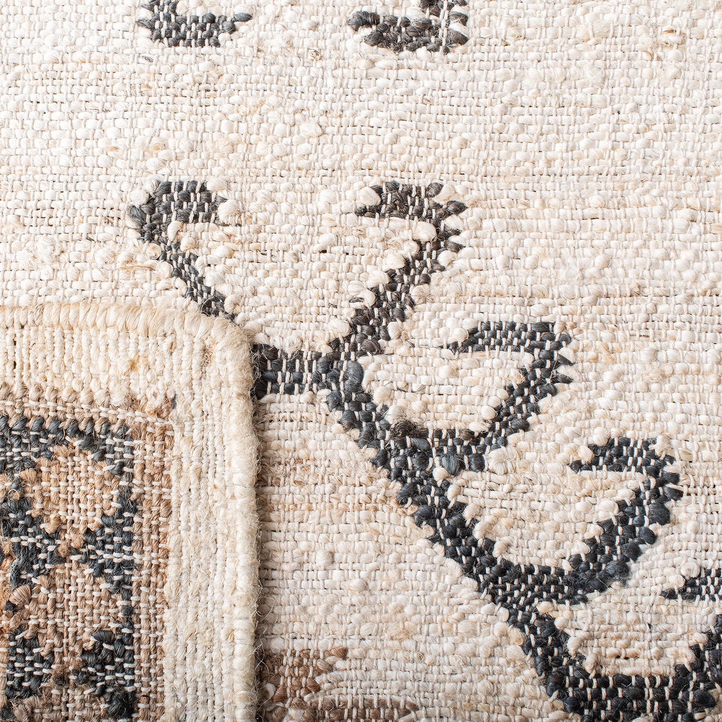 SAFAVIEH Kilim Collection Accent Rug - 2' x 3', Ivory & Black, Handmade Flat Weave Jute, Ideal for High Traffic Areas in Entryway, Living Room, Bedroom (KLM762A)